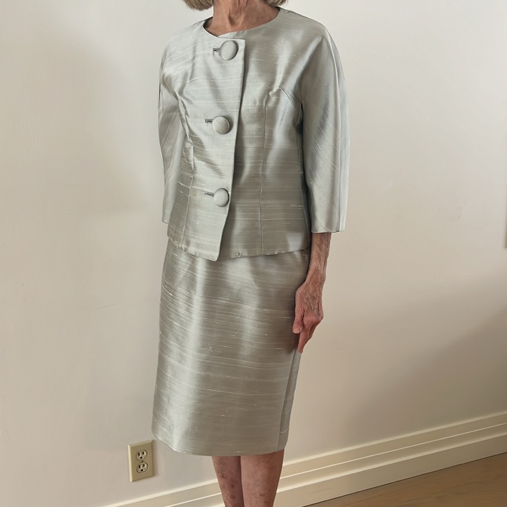 Miles n’ Miles of Sacramento, VINTAGE 1960’s Silk 2-piece Evening Suit